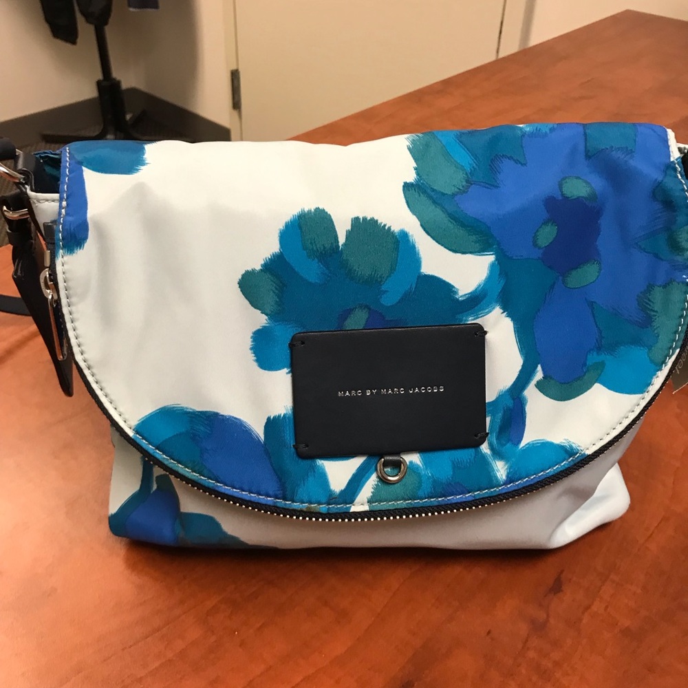 Marc by Marc Jacobs handbag - Picture 3 of 6